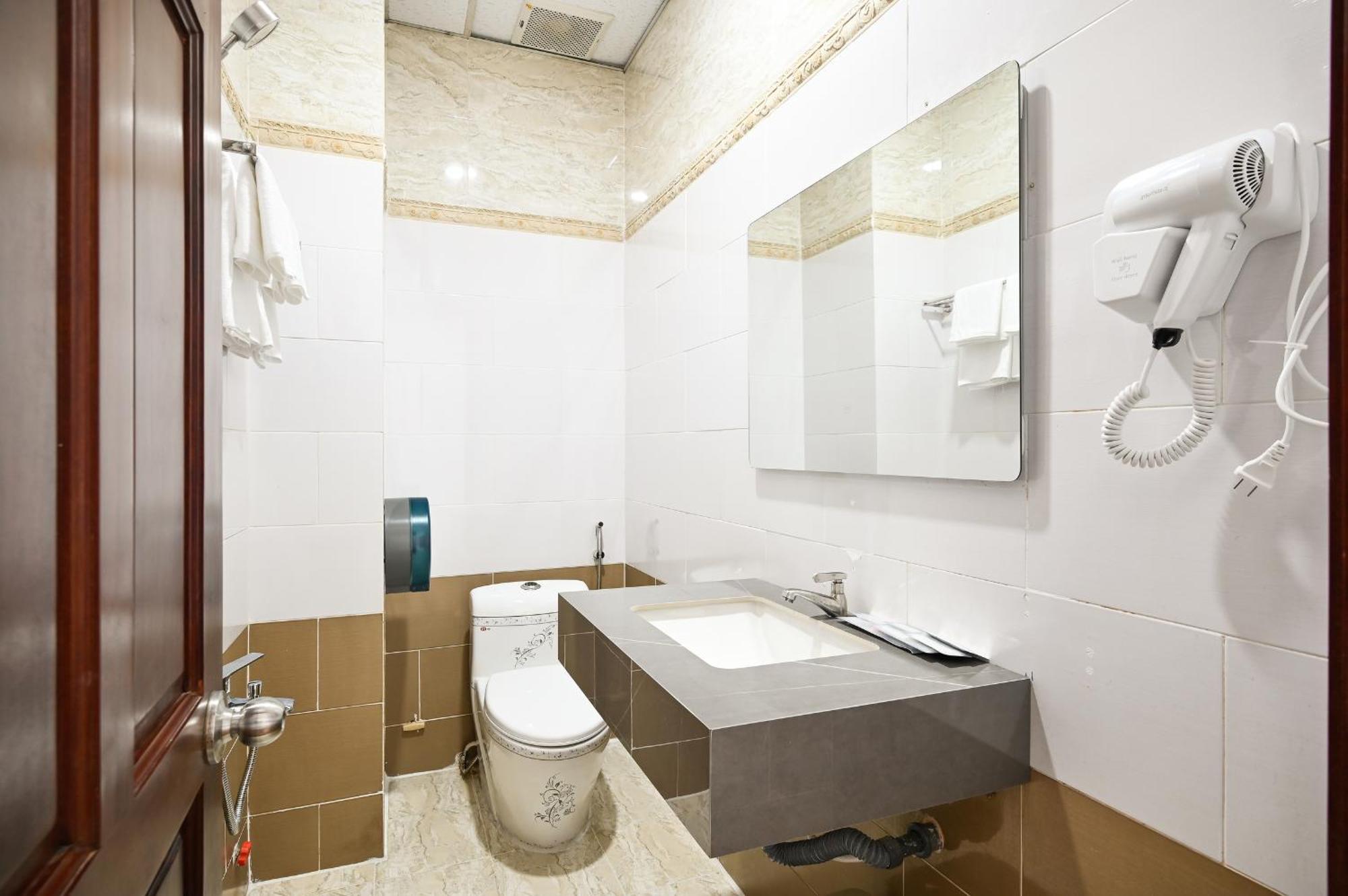 Sunrise Airport Hotel Ho Chi Minh City Exterior photo